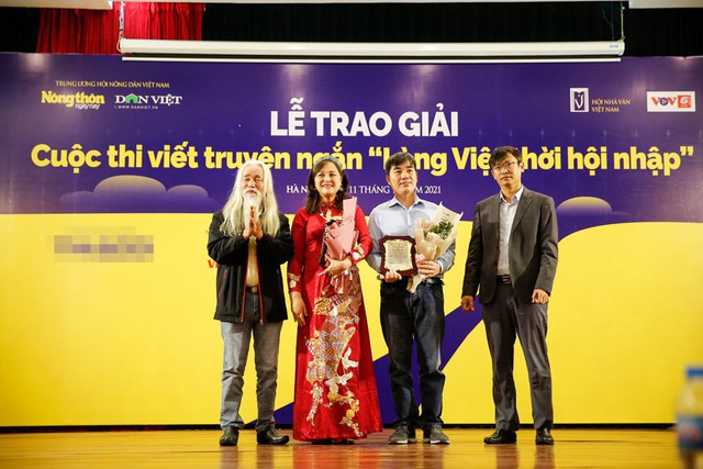 NSND Hoàng Cúc gây bất ngờ với giải thưởng văn chương về nông thôn  - Ảnh 4.