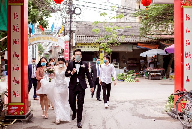 Tin sáng 13/11: Hà Nội rút ngắn thời gian tổ chức việc cưới, việc tang để phòng, chống dịch COVID-19 - Ảnh 1.