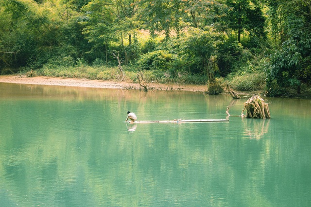 Làng cổ Thiên Hương hơn 100 năm tuổi đẹp như tranh vẽ ở Đồng Văn, Hà Giang - Ảnh 5.