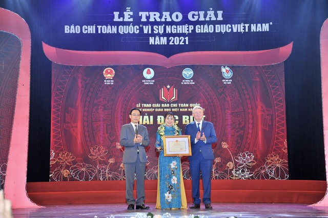 Báo Nhà báo & Công luận đoạt giải Ba - Giải báo chí toàn quốc &quot;Vì sự nghiệp Giáo dục Việt Nam&quot; năm 2021 - Ảnh 5.