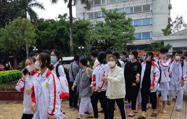 Thanh Hóa: Huy động hơn 300 cán bộ, sinh viên hỗ trợ thị xã Nghi Sơn test nhanh - Ảnh 3.
