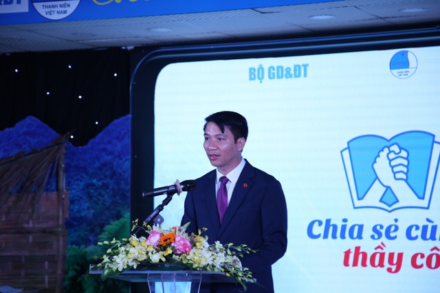 “Chia sẻ cùng thầy cô” 2021 tuyên dương 50 giáo viên có nhiều sáng kiến đặc biệt trong dịch COVID-19 - Ảnh 1.