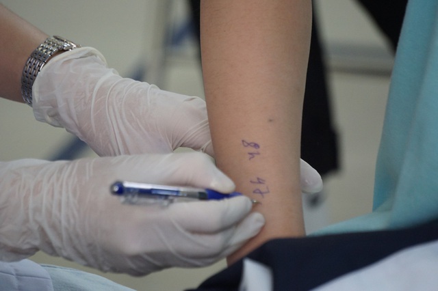 Hải Phòng ngày đầu triển khai tiêm vaccine cho học sinh - Ảnh 8.