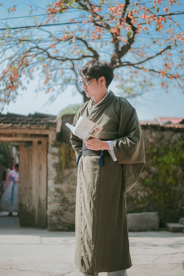 Cây hồng trăm tuổi ở Ninh Bình nhìn như bối cảnh Hàn Quốc thu hút giới trẻ check in - Ảnh 6.