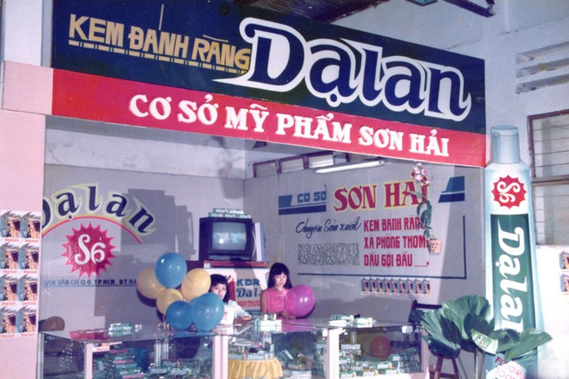Loại kem đánh răng nhà nhà đều có thập niên 90: Lần đầu người Việt được xem khuyến mãi trên ti vi, &quot;người đại diện hình ảnh&quot; vô cùng đặc biệt - Ảnh 5.