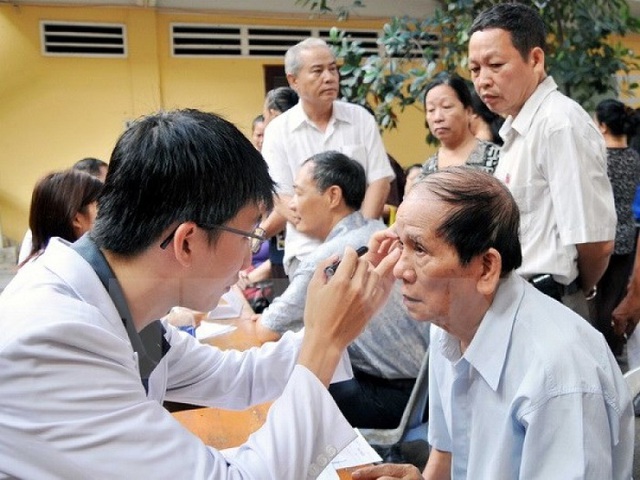 Hà Nội làm tốt công tác chăm sóc sức khỏe thể chất và tinh thần cho người cao tuổi - Ảnh 1.