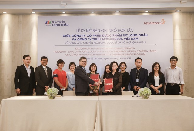 FPT Long Châu và AstraZeneca hợp tác tăng cường chăm sóc sức khoẻ người Việt - Ảnh 1.