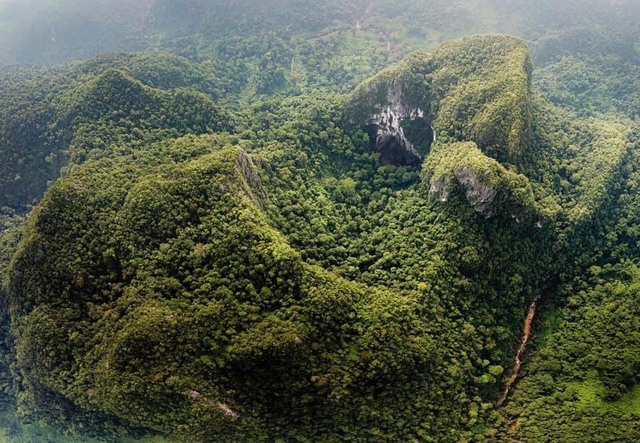 Khám phá vẻ đẹp Kong Collapse - hố sụt sâu nhất Việt Nam - Ảnh 1.