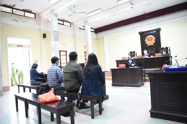 Chuyện lạ tại TAND quận Hà Đông (Hà Nội): Bị giả mạo chữ ký vẫn thua kiện và phải thanh toán tiền giám định - Ảnh 7. Chuyện lạ tại TAND quận Hà Đông (Hà Nội): Bị giả mạo chữ ký vẫn thua kiện và phải thanh toán tiền giám định - Ảnh 7.