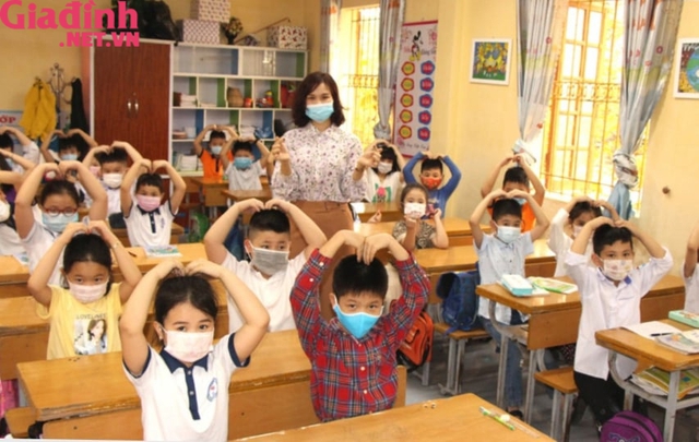Ngày 6/12, học sinh tiểu học, THCS tại thành phố Hải Dương đi học trở lại - Ảnh 1.