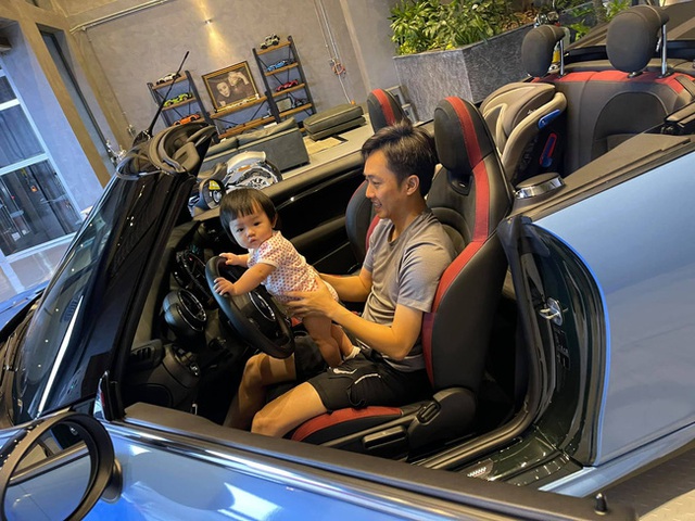 Cường Đô La tiết lộ hình ảnh Đàm Thu Trang đang lái xe vẫn tranh thủ dừng để cho con uống sữa - Ảnh 3.