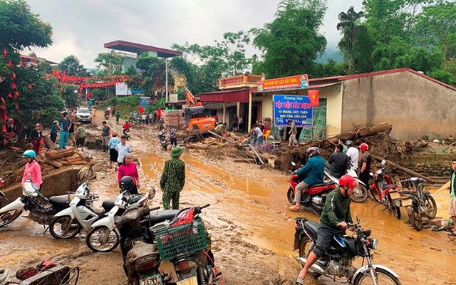 Thủ tướng Chính phủ gửi lời chia buồn đến thân nhân 3 người chết do mưa lũ tại Lào Cai - Ảnh 2.