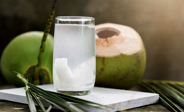 Kết quả bất ngờ khi soi nước dừa dưới kính hiển vi và thời điểm vàng uống nước dừa trong ngày giúp phụ nữ “hồi xuân”, bất chấp hết bệnh tật - Ảnh 5.