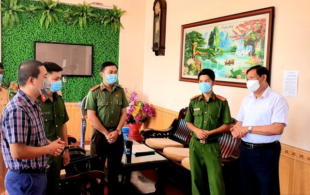 Thứ trưởng Bộ Y tế Đỗ Xuân Tuyên làm việc với tỉnh Bà Rịa - Vũng Tàu về công tác tổ chức và quản lý cách ly phòng, chống dịch COVID-19 - Ảnh 3.