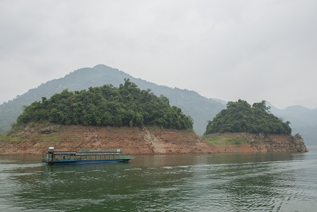Khám phá vẻ đẹp sơn thủy hữu tình của hồ thủy điện Tuyên Quang - Ảnh 4.