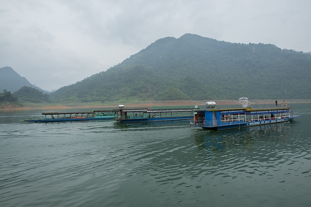 Khám phá vẻ đẹp sơn thủy hữu tình của hồ thủy điện Tuyên Quang - Ảnh 3.