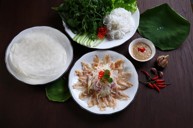Món gỏi cá hút khách nhất Quy Nhơn được ví như sushi phiên bản Việt - Ảnh 4.