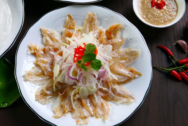 Món gỏi cá hút khách nhất Quy Nhơn được ví như sushi phiên bản Việt - Ảnh 6.