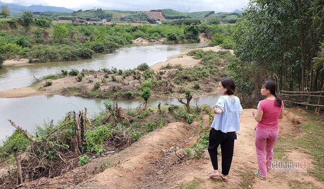 Giây phút nam sinh tử vong vì cứu 2 em nhỏ giữa ngã ba sông ở Nghệ An - Ảnh 1.