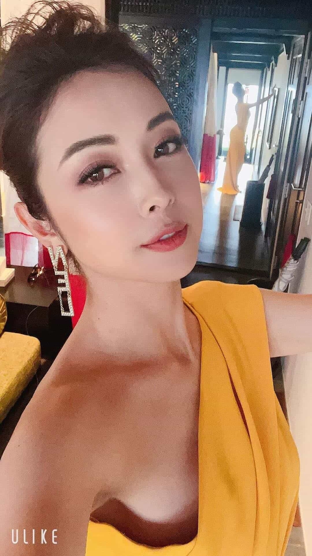 Jennifer Phạm khoe ảnh selfie đẹp mê, đường cong vóc dáng phản chiếu trong gương càng hút sóng - Ảnh 2.