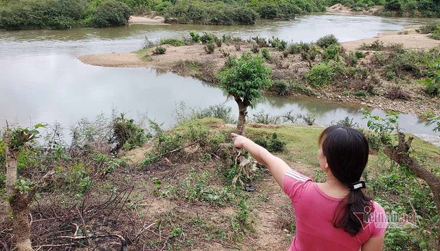 Giây phút nam sinh tử vong vì cứu 2 em nhỏ giữa ngã ba sông ở Nghệ An - Ảnh 6.