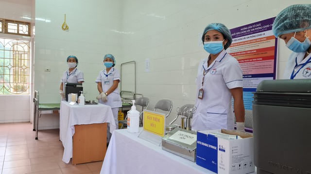 Bộ Y tế kiểm tra công tác phòng, chống dịch tại Yên Bái sau khi phát hiện 4 chuyên gia Ấn Độ mắc COVID-19 - Ảnh 6.