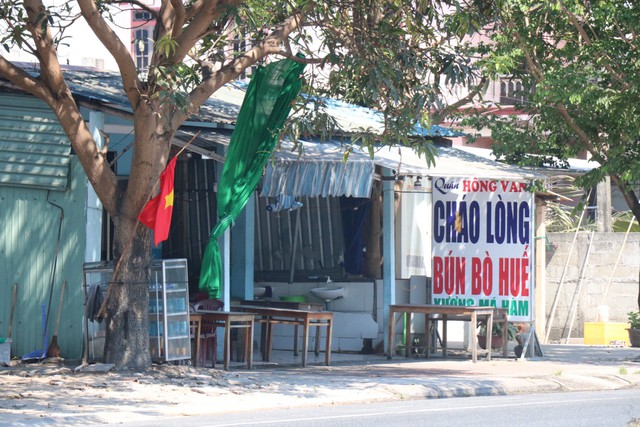 Thị trấn dưới chân đèo Hải Vân vắng lặng trong những ngày thực hiện giãn cách xã hội - Ảnh 7.