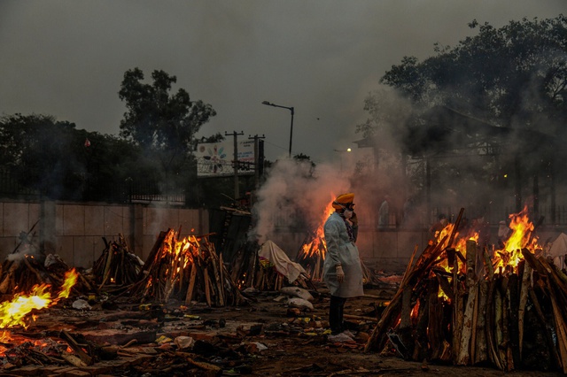 Bi kịch: Ngọn lửa hỏa thiêu không tắt và những cõi lòng tan nát ở Ấn Độ - Ảnh 3.