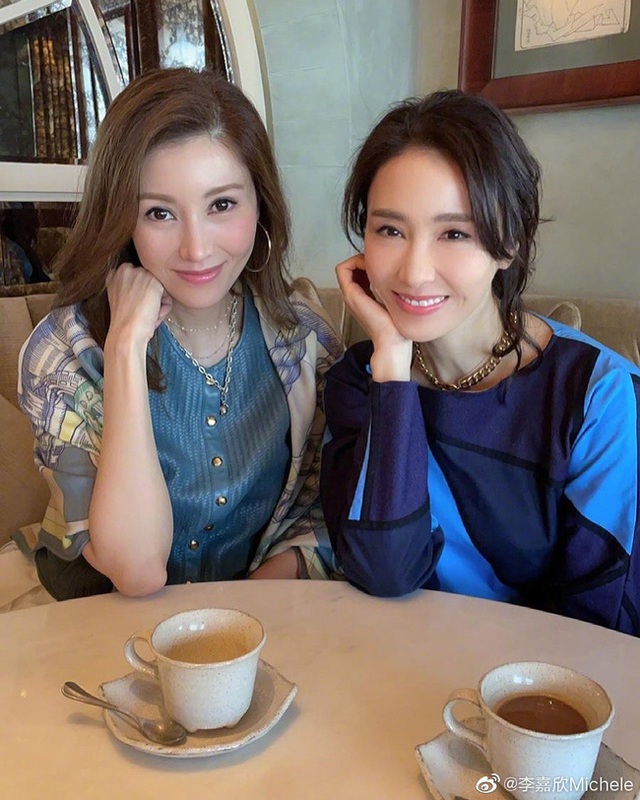 Lê Tư đẹp lấn át Hoa hậu đẹp nhất Hong Kong Lý Gia Hân và Trương Bá Chi khi chung khung hình - Ảnh 2.