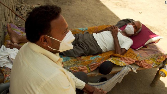 Tiết lộ thật của một dược sĩ về số người chết vì COVID-19 của một ngôi làng tại Ấn Độ - Ảnh 2.