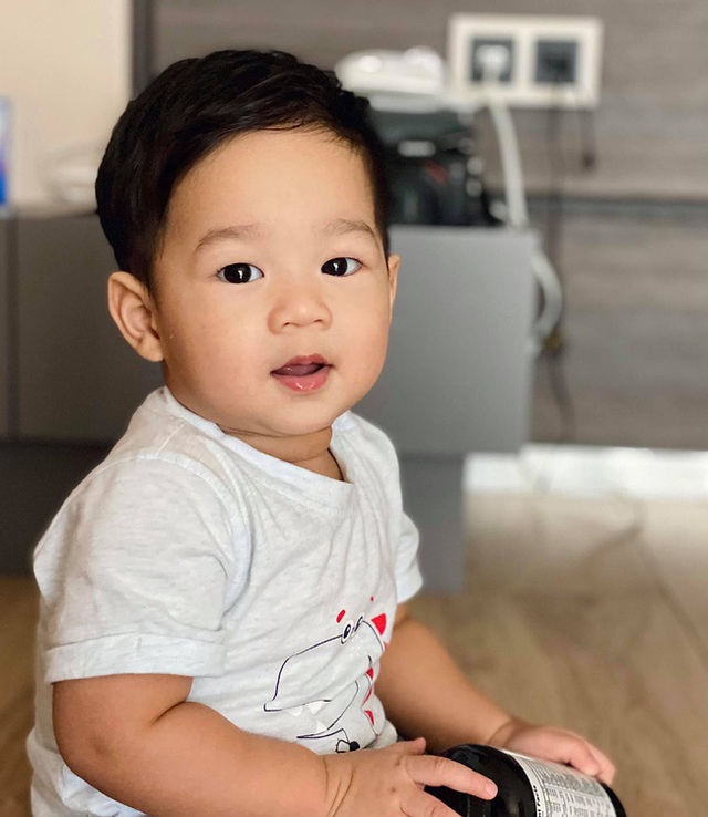 Con trai Hoa hậu Đặng Thu Thảo vừa tròn 1 tuổi đã được dự đoán là soái ca nhí - Ảnh 2.