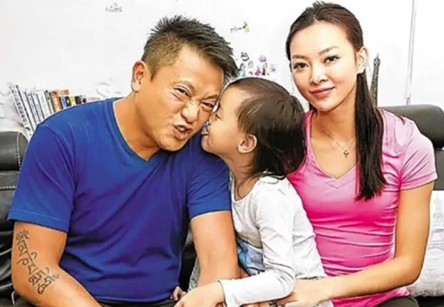 Tài tử Ngụy Tuấn Kiệt trầm cảm vì bị vợ bỏ, nuôi con một mình - Ảnh 2.