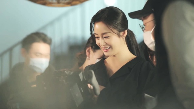 Kim Tae Hee 41 tuổi vẫn đẹp rạng ngời - Ảnh 14.