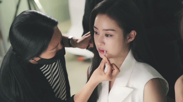 Kim Tae Hee 41 tuổi vẫn đẹp rạng ngời - Ảnh 15.