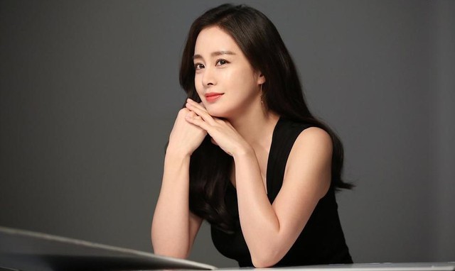 Kim Tae Hee 41 tuổi vẫn đẹp rạng ngời - Ảnh 22.