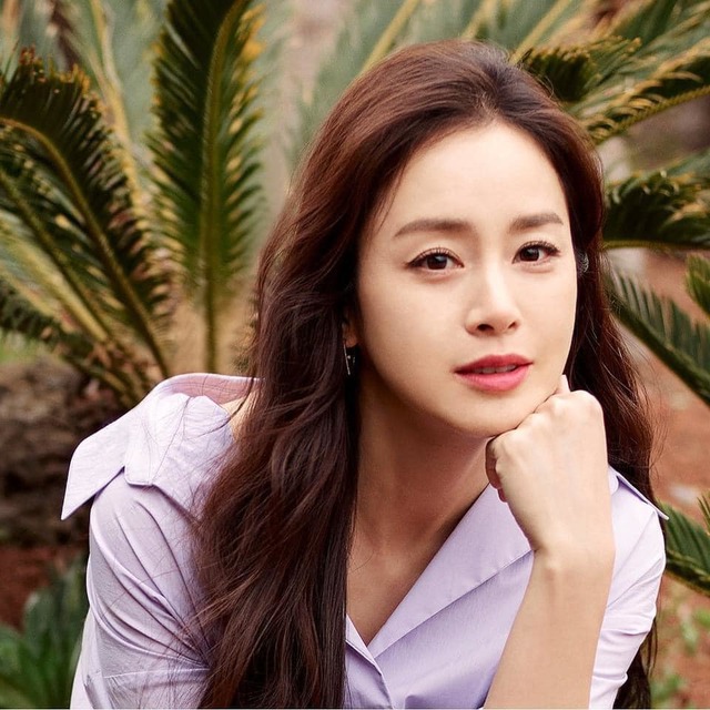 Kim Tae Hee 41 tuổi vẫn đẹp rạng ngời - Ảnh 23.