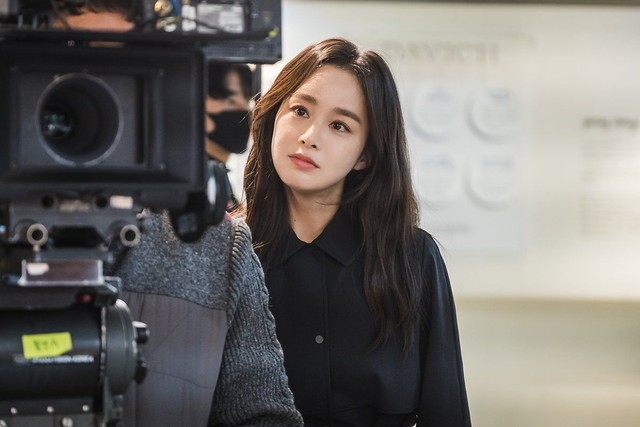 Kim Tae Hee 41 tuổi vẫn đẹp rạng ngời - Ảnh 7.