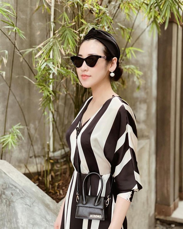 Không lên đồ kiểu phu nhân nhà siêu giàu, style của Tú Anh dạo này rất trẻ xinh nhờ loạt cách mix đơn giản - Ảnh 3.