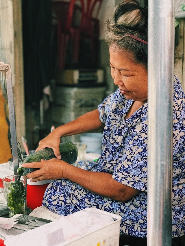 Quán sữa ngũ vị hơn 20 năm chưa bao giờ ngớt khách - Ảnh 1.