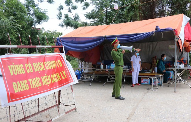 Thành phố Bắc Ninh ngày đầu giãn cách xã hội - Ảnh 5.