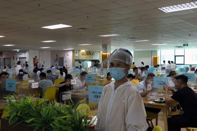 Bộ trưởng Bộ Y tế: Điều quan ngại nhất ở Bắc Ninh là lây nhiễm từ cộng đồng vào khu công nghiệp - Ảnh 4.