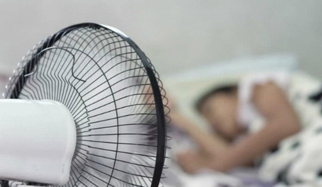 Những sai lầm khi bật quạt điện mùa hè mà người Việt cần bỏ ngay kẻo cảm  lạnh, hại tim và thậm chí gây tai biến