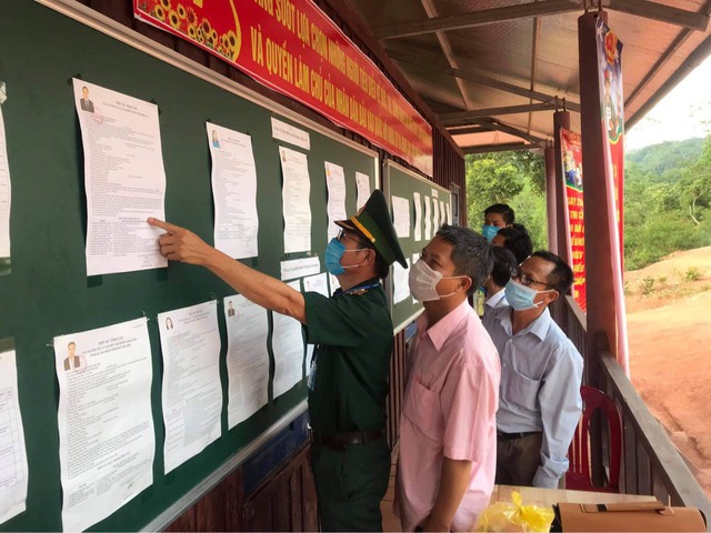 Đồng bào khu vực miền núi, biên giới tỉnh Quảng Bình nô nức đi bầu cử sớm - Ảnh 6.