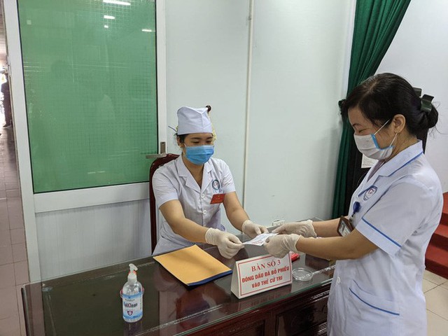 Hình ảnh bác sỹ, công an, quân đội, F1 đi bầu cử sớm tại Bắc Ninh - Ảnh 3.