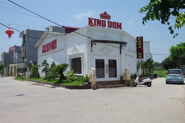 Hải Dương: Cảnh sát đột nhập quán karaoke KINGDOM phát hiện 31 nam nữ đang say sưa bay lắc giữa mùa dịch - Ảnh 3.