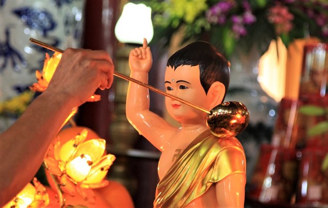 Cách thực hiện nghi lễ quan trọng của Đại lễ Phật Đản đúng cách tại gia khi không thể đến chùa vì dịch COVID-19 - Ảnh 2.