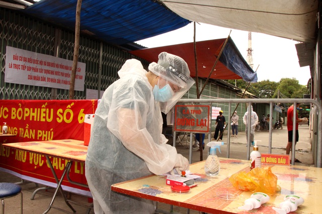 Hình ảnh bầu cử tại khu phong tỏa ổ dịch Gốc Mít Hải Dương - Ảnh 8.