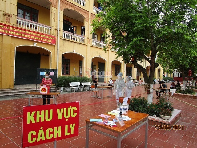 Giáo viên, HS đi bầu cử trong khu cách ly ở Bắc Giang, Bắc Ninh, Hải Phòng - Ảnh 1.