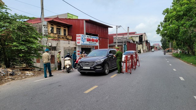 TP Bắc Ninh thành lập 115 chốt kiểm soát dịch COVID-19, chặn xe khách, taxi vào địa bàn - Ảnh 8.