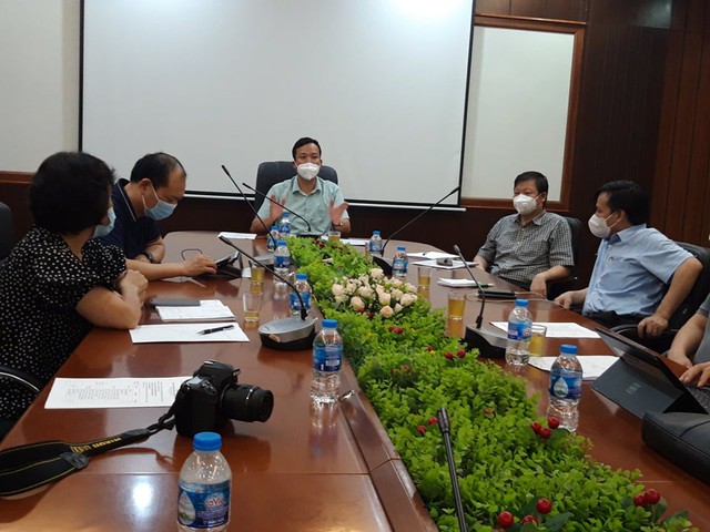 Bắc Giang họp ngay trong đêm để lên phương án cụ thể về việc triển khai test nhanh tại 3 điểm nóng nhất về dịch tại huyện Việt Yên - Ảnh 1.